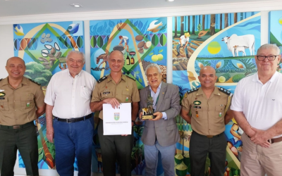 FAEPA recebe representantes do Exército Brasileiro em reconhecimento ao apoio ao Baile do Exército 2026.